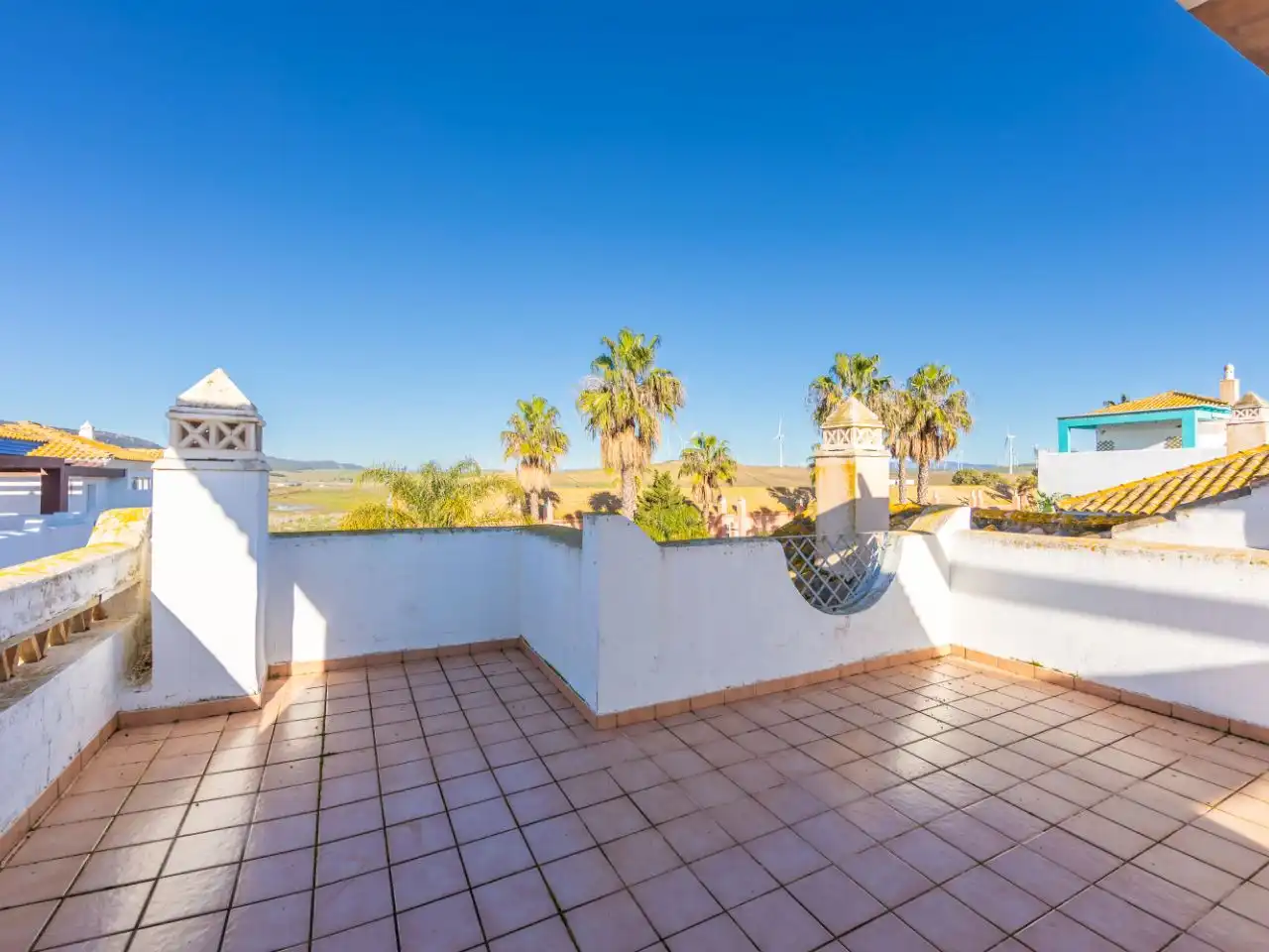 Casa adosada en venda a Calle Atarjea, 3, Zahara Pueblo Terrassa de Casa adosada en venda en Zahara de los Atunes amb Aire condicionat, Calefacció i Jardí privat