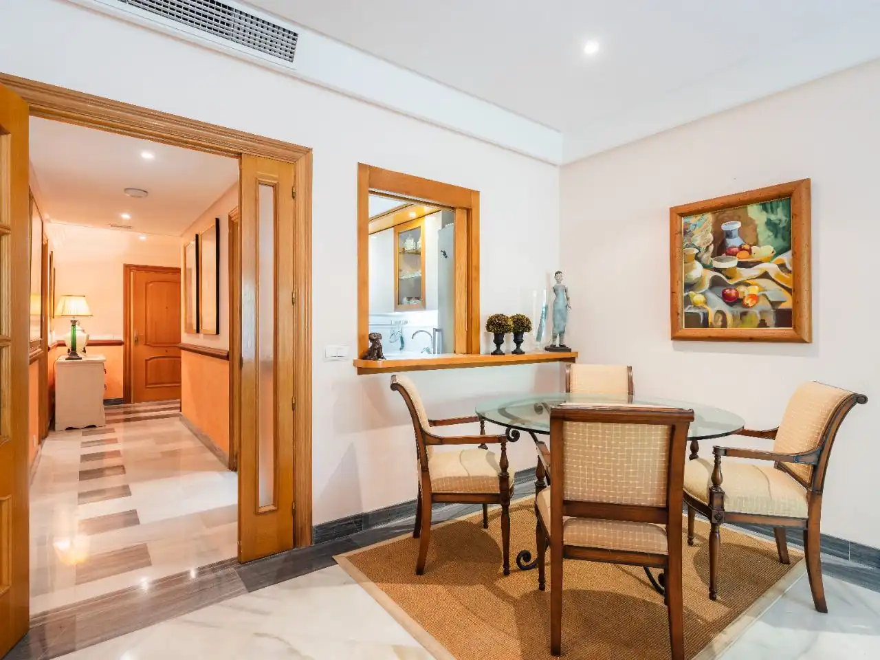Apartments for sale in Street Calle Arturo Rubinstein, 8, Marbella Centro Dining room of Apartments for sale in Marbella with Air Conditioner, Terrace and Swimming Pool