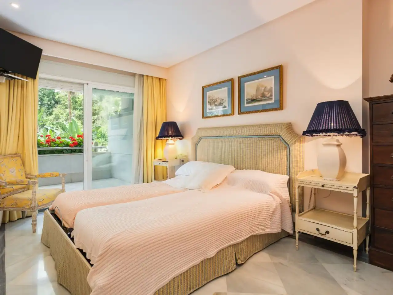 Apartments for sale in Street Calle Arturo Rubinstein, 8, Marbella Centro Bedroom of Apartments for sale in Marbella with Air Conditioner, Terrace and Swimming Pool
