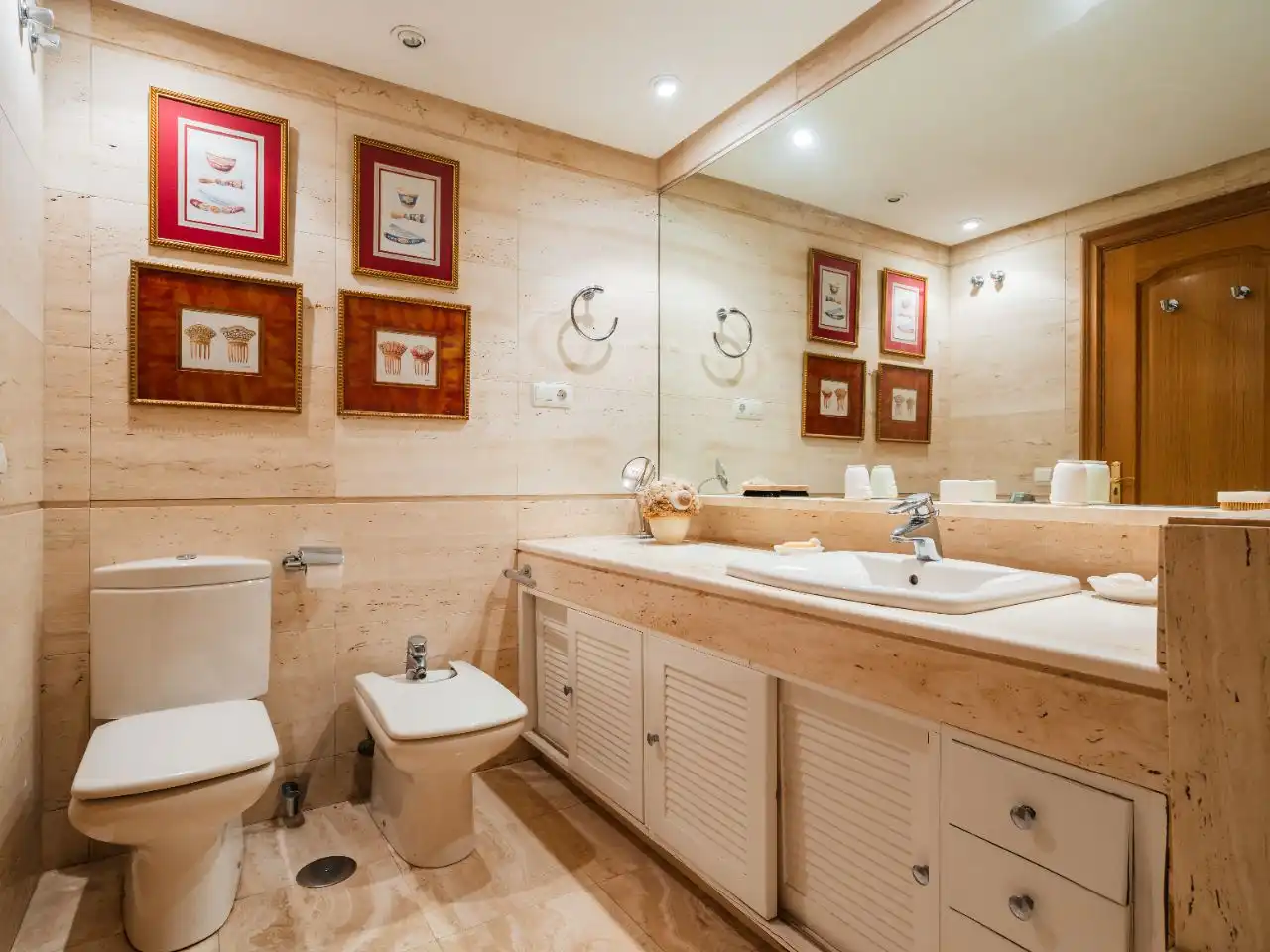 Apartments for sale in Street Calle Arturo Rubinstein, 8, Marbella Centro Bathroom of Apartments for sale in Marbella with Air Conditioner, Terrace and Swimming Pool