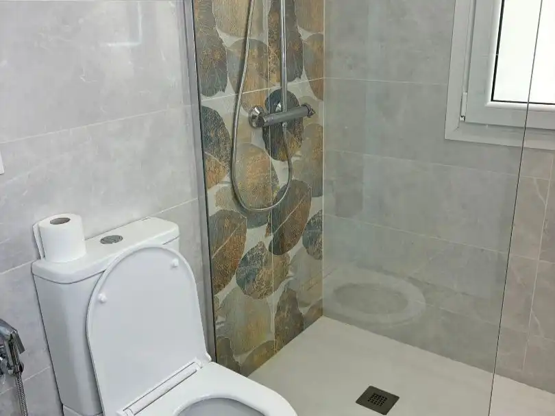 Pis de lloguer a Calle José Manuel Caballero Bonald, 6, Nueva Alcántara Bany de Pis de lloguer en Marbella amb Aire condicionat, Calefacció i Piscina
