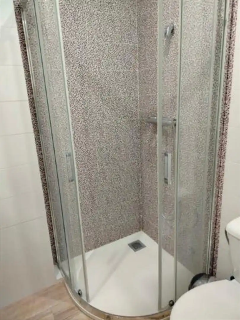Baño de Apartamento de alquiler en Baeza