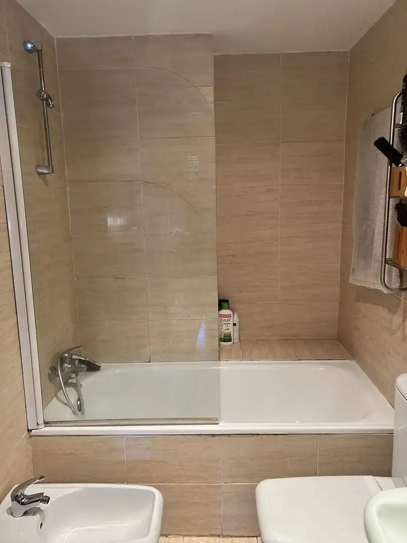 Wohnung zum Verkauf in Avenida del Santuario de Valverde, 88, Montecarmelo Badezimmer von Wohnung zum Verkauf in Madrid mit Klimaanlage, Heizung und Privatgarten