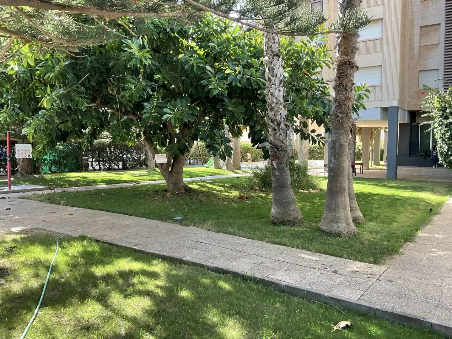 Flat for rent in Camino Dársena, 3, Zona Galúa - Calnegre Exterior view of Flat for rent in La Manga del Mar Menor with Private garden, Terrace and Swimming Pool