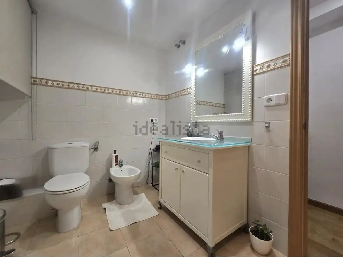 Flat for sale in Carrer de Jaume Balmes, 65, Nord Bathroom of Flat for sale in Palma de Mallorca with Air Conditioner and Balcony