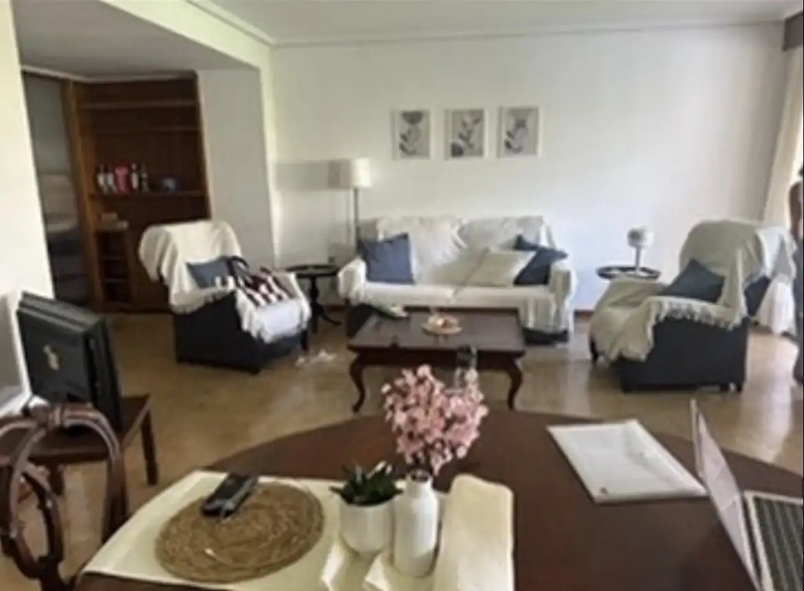 Living room of Flat for sale in Sevilla  with Air Conditioner, Private garden and Parquet flooring