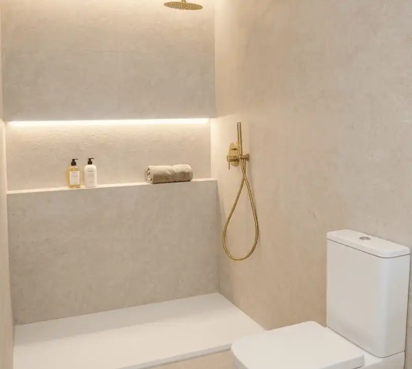 Badezimmer von Wohnungen zur Miete in Cáceres mit Klimaanlage, Heizung und Möbliert