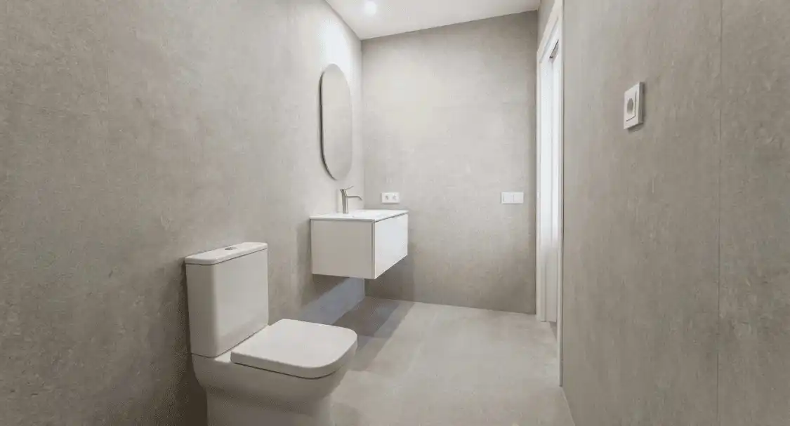 Badezimmer von Wohnungen zur Miete in Cáceres mit Klimaanlage, Heizung und Möbliert