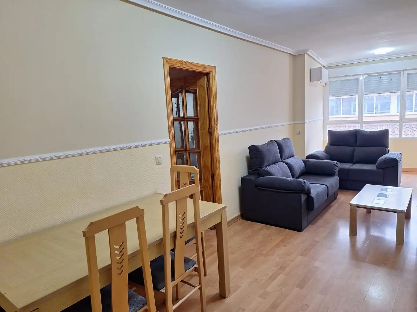 Habitación en Calle San Marcos, 69, Patrocinio - Nueva Talavera Sala de estar de Piso para compartir en Talavera de la Reina con Aire acondicionado, Calefacción y Amueblado
