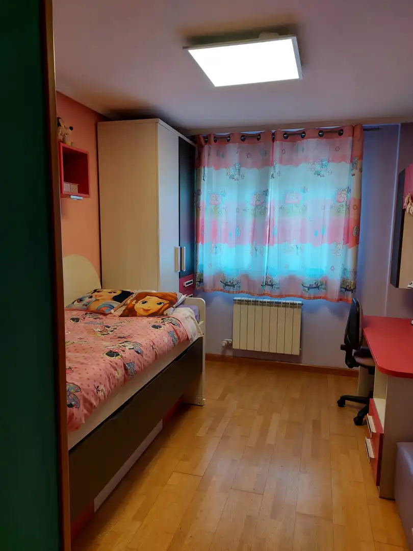Wohnung zur Miete in Carretera Santander, 92, El Ejido - Santa Ana Schlafzimmer von Wohnung zur Miete in León Capital mit Heizung, Privatgarten und Möbliert