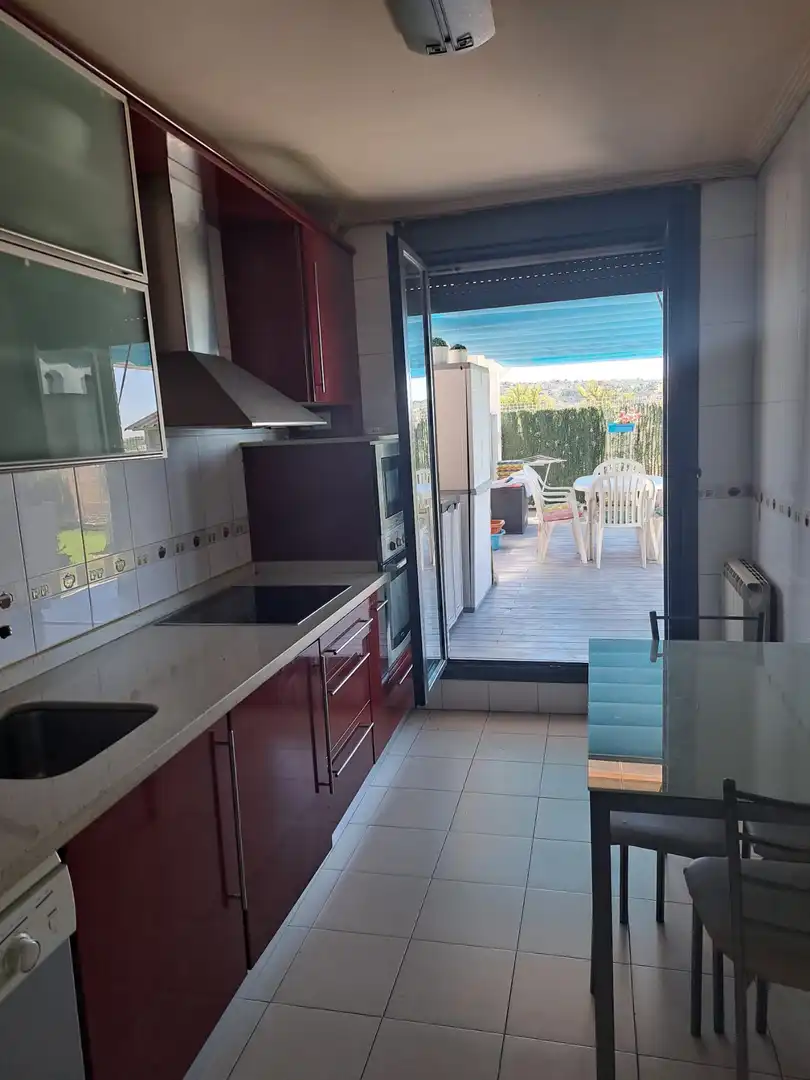 Wohnung zur Miete in Carretera Santander, 92, El Ejido - Santa Ana Küche von Wohnung zur Miete in León Capital mit Heizung, Privatgarten und Möbliert