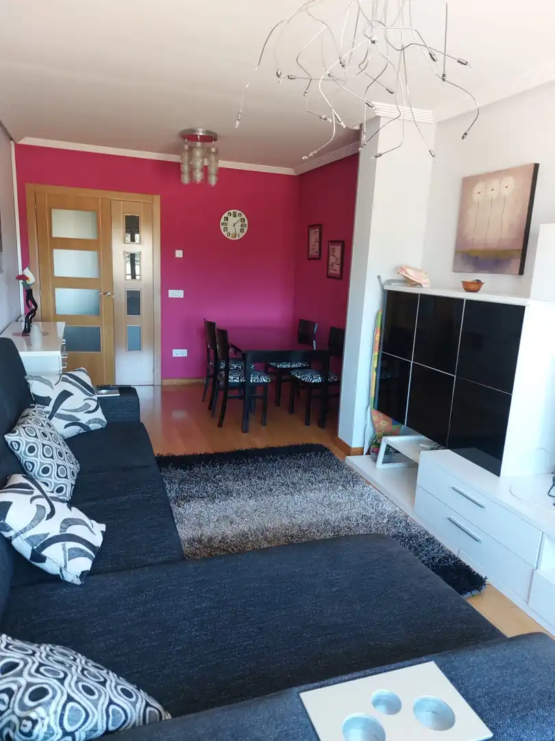 Wohnung zur Miete in Carretera Santander, 92, El Ejido - Santa Ana Wohnzimmer von Wohnung zur Miete in León Capital mit Heizung, Privatgarten und Möbliert