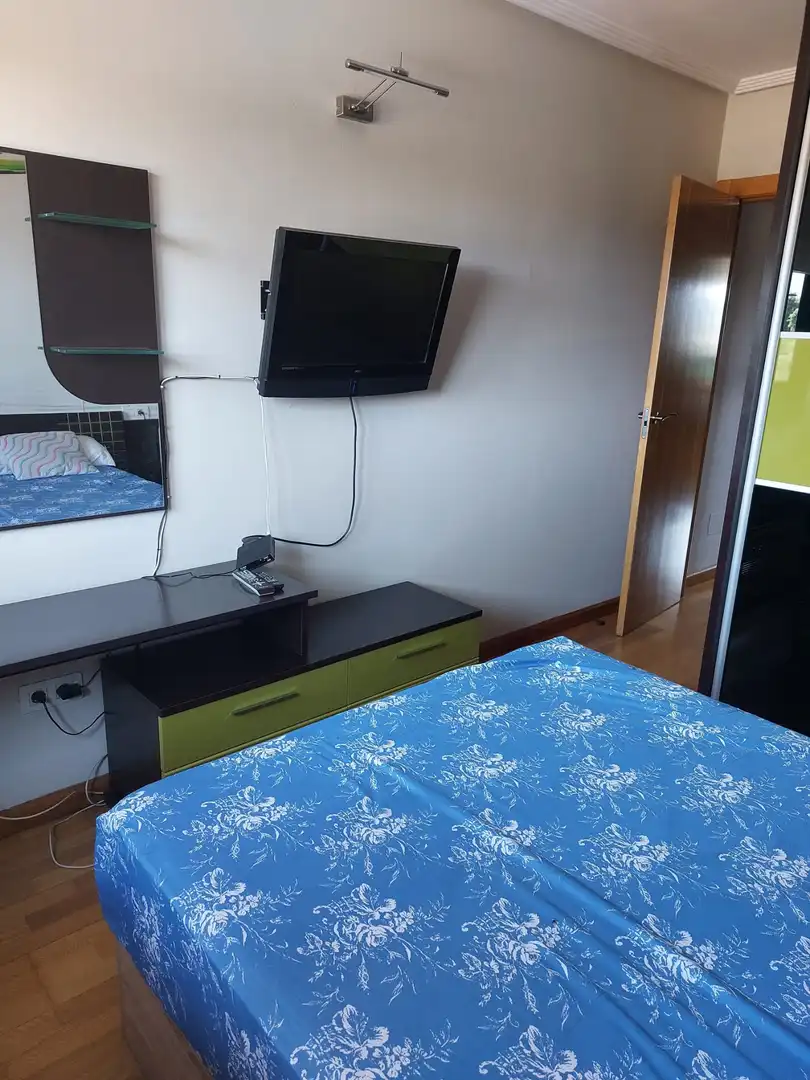 Wohnung zur Miete in Carretera Santander, 92, El Ejido - Santa Ana Schlafzimmer von Wohnung zur Miete in León Capital mit Heizung, Privatgarten und Möbliert