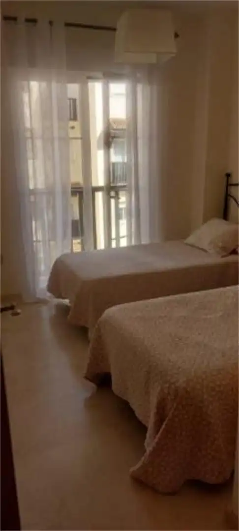 Apartamento de alquiler en San Luis de Sabinillas Habitación de Apartamento de alquiler en Manilva con Calefacción, Jardín privado y Terraza