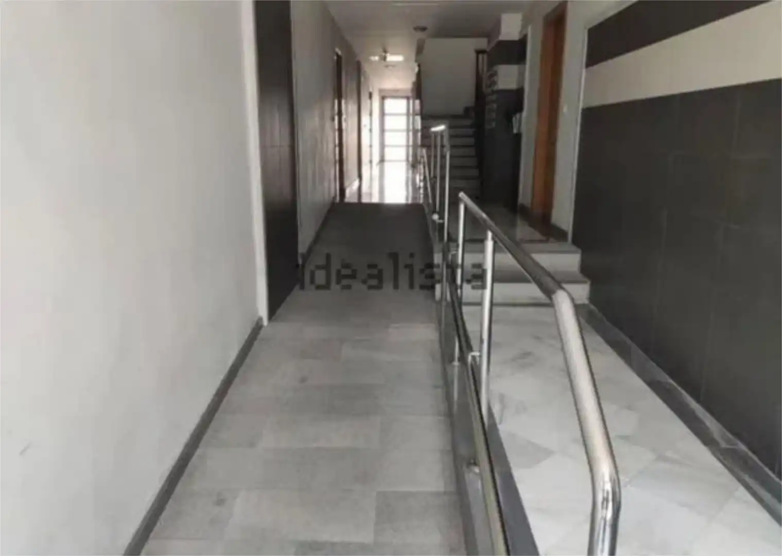 Piso de alquiler en Avda. De los Ogíjares Piso de alquiler en Armilla con Trastero y Piscina