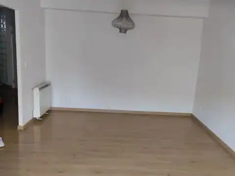 Piso en venta en Rúa Da Ronda de Don Bosco, 31, Centro Urbano Sala de estar de Piso en venta en Vigo con Balcón