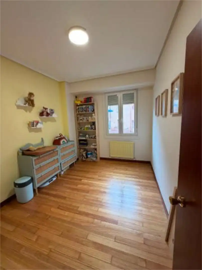 Piso en venta en Iturralde Habitación de Piso en venta en Bilbao