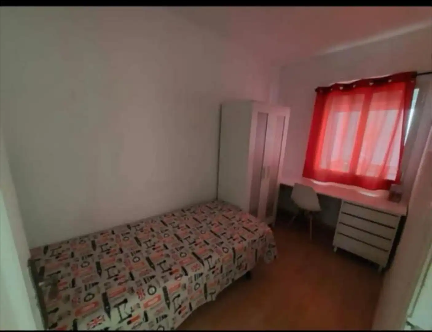 Room in Sur
