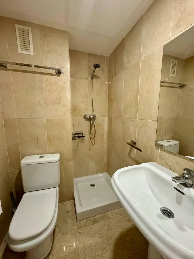 Wohnung zum Verkauf in Avenida de San Rafael, 5, Montealto - Monterrey Badezimmer von Wohnung zum Verkauf in Benalmádena mit Klimaanlage, Terrasse und Schwimmbad