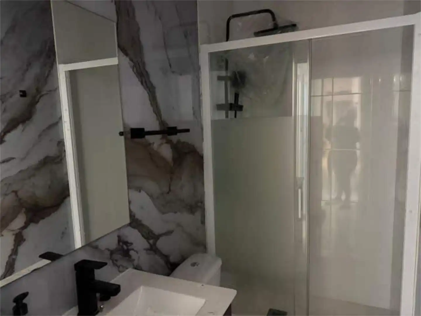 Bathroom of Apartments for rent in Elche / Elx  with Heating, Private garden and Furnished