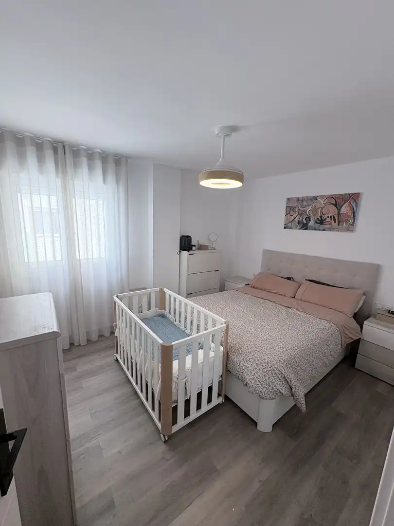 Flat for sale in Calle Gomera, 14, Centro ciudad Bedroom of Flat for sale in Fuengirola with Air Conditioner, Terrace and Storage room