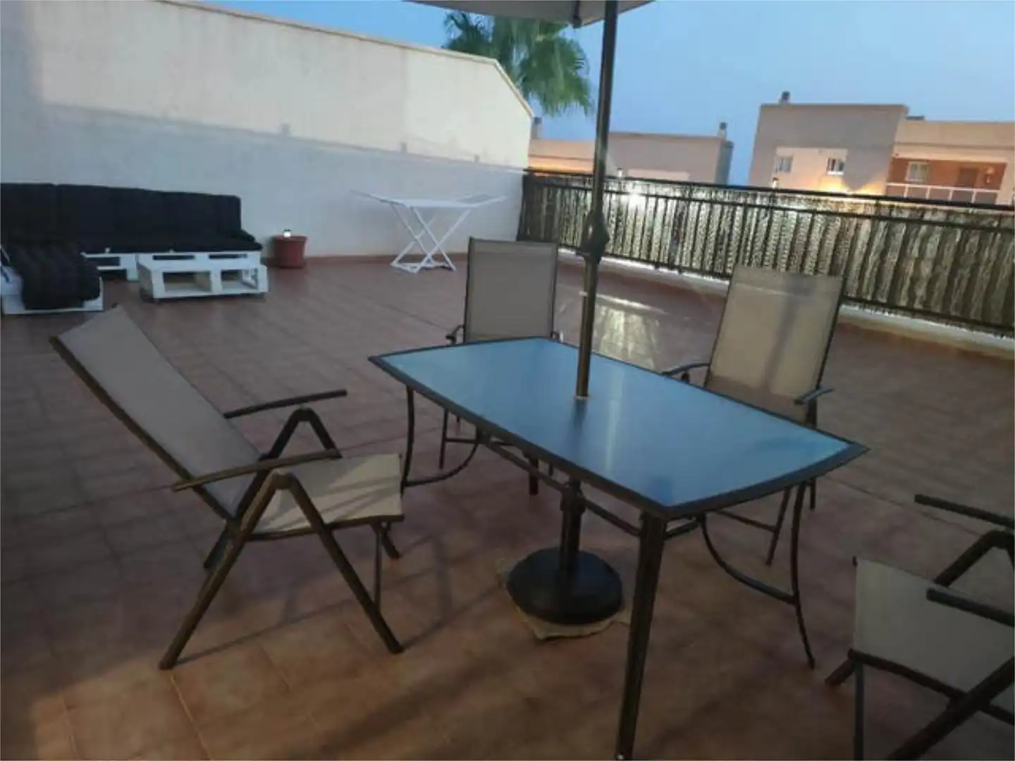 Ático de alquiler en Aguadulce Norte Terraza de Ático de alquiler en Roquetas de Mar con Terraza y Piscina
