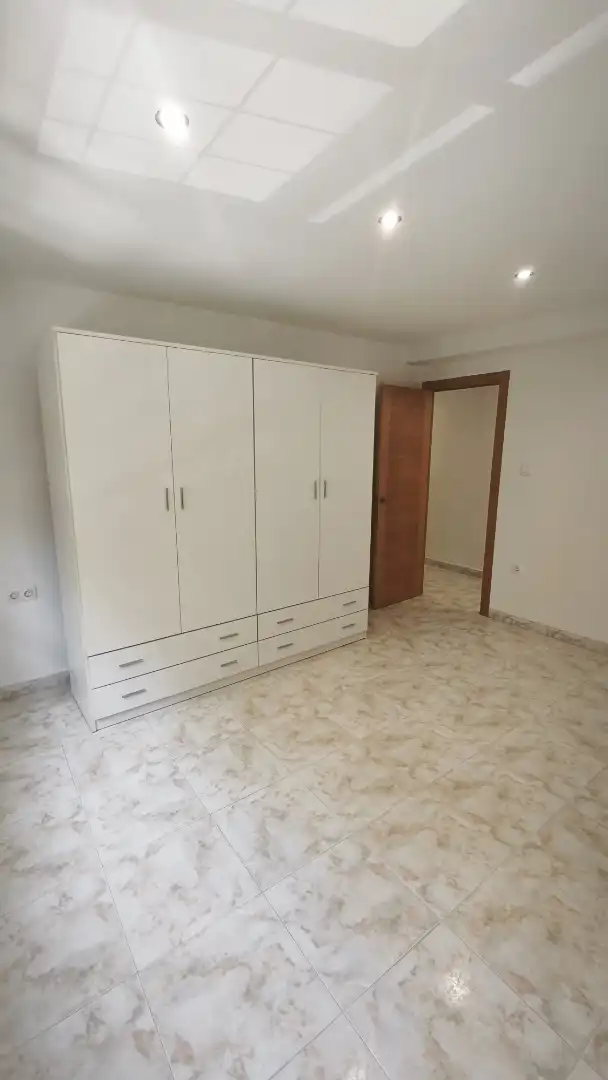 Wohnung zum Verkauf in Carrer de Josep D'orga, 2, Ciutat Jardí Schlafzimmer von Wohnung zum Verkauf in Valencia Capital mit Klimaanlage und Balkon