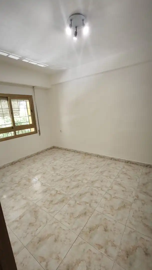 Wohnung zum Verkauf in Carrer de Josep D'orga, 2, Ciutat Jardí Wohnung zum Verkauf in Valencia Capital mit Klimaanlage und Balkon