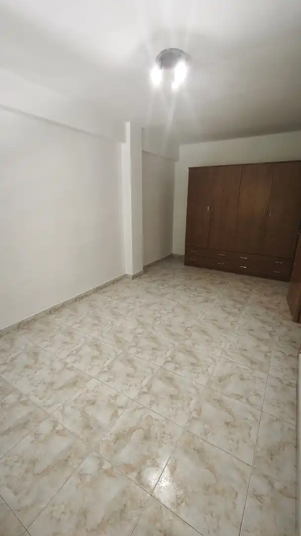 Wohnung zum Verkauf in Carrer de Josep D'orga, 2, Ciutat Jardí Schlafzimmer von Wohnung zum Verkauf in Valencia Capital mit Klimaanlage und Balkon