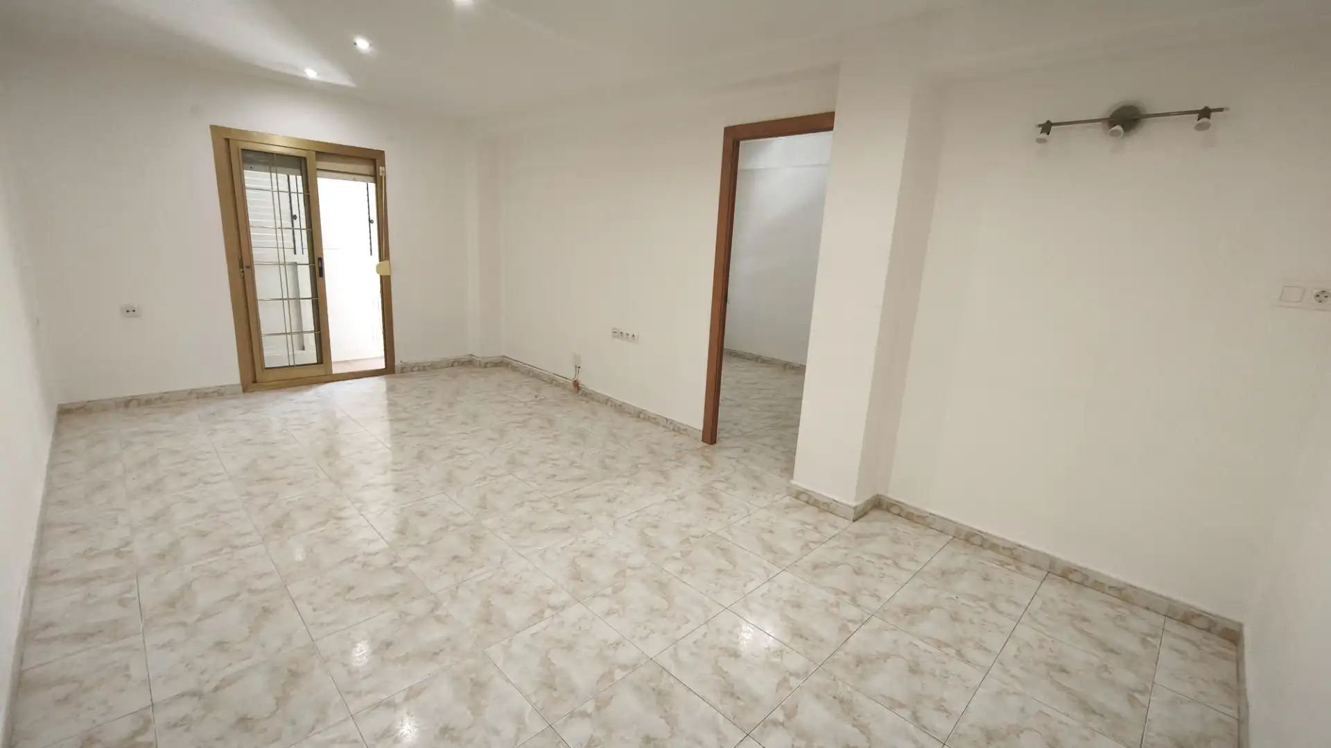 Wohnung zum Verkauf in Carrer de Josep D'orga, 2, Ciutat Jardí Wohnung zum Verkauf in Valencia Capital mit Klimaanlage und Balkon