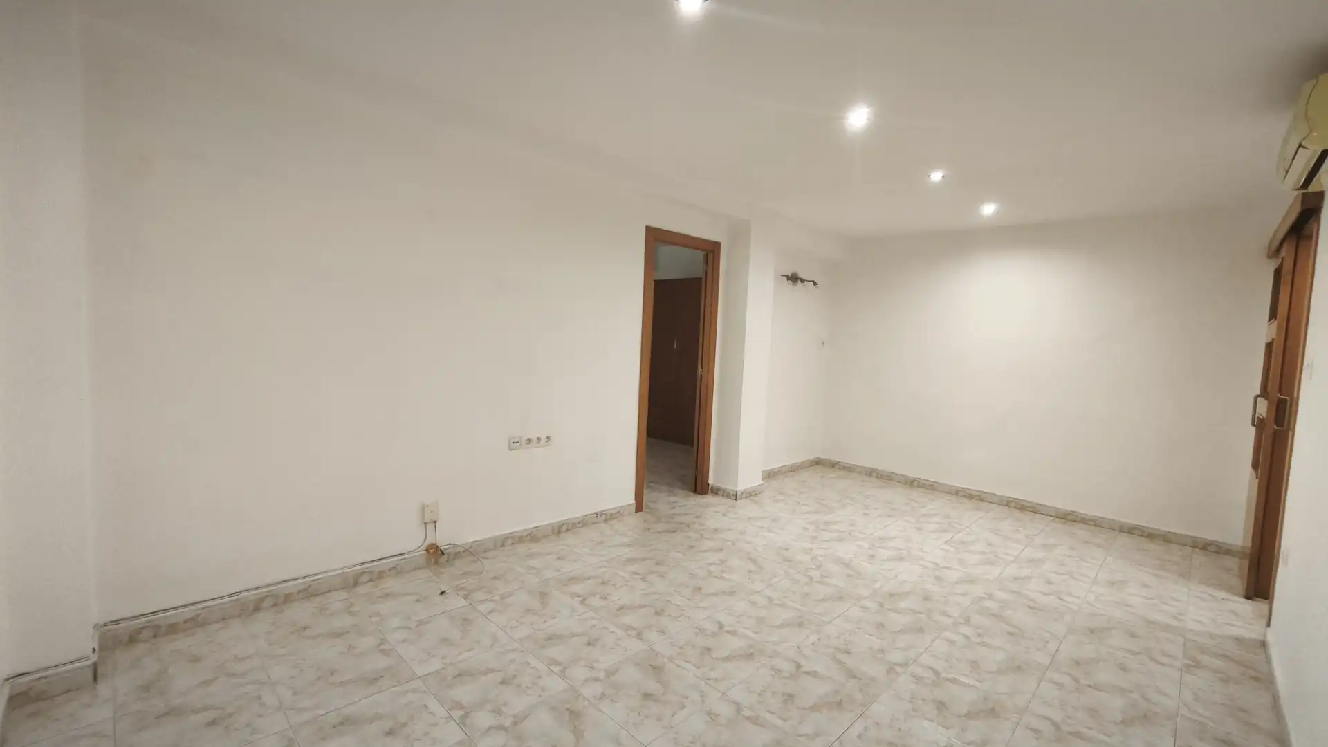 Wohnung zum Verkauf in Carrer de Josep D'orga, 2, Ciutat Jardí Wohnung zum Verkauf in Valencia Capital mit Klimaanlage und Balkon