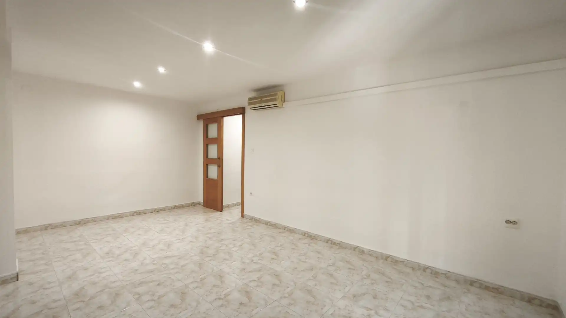 Wohnung zum Verkauf in Carrer de Josep D'orga, 2, Ciutat Jardí Wohnung zum Verkauf in Valencia Capital mit Klimaanlage und Balkon