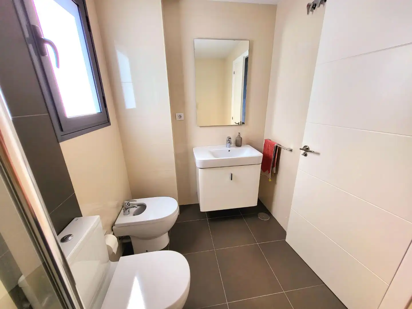 Flat for rent in Maestro José Garberí Serrano, 18, Playa de San Juan - El Cabo de las Huertas Bathroom of Flat for rent in Alicante / Alacant with Air Conditioner and Balcony