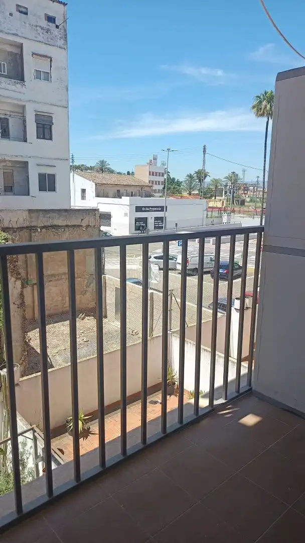 Piso en venta en Carrer Dels Arbres, 59, Algemesí Terraza de Piso en venta en Algemesí con Balcón
