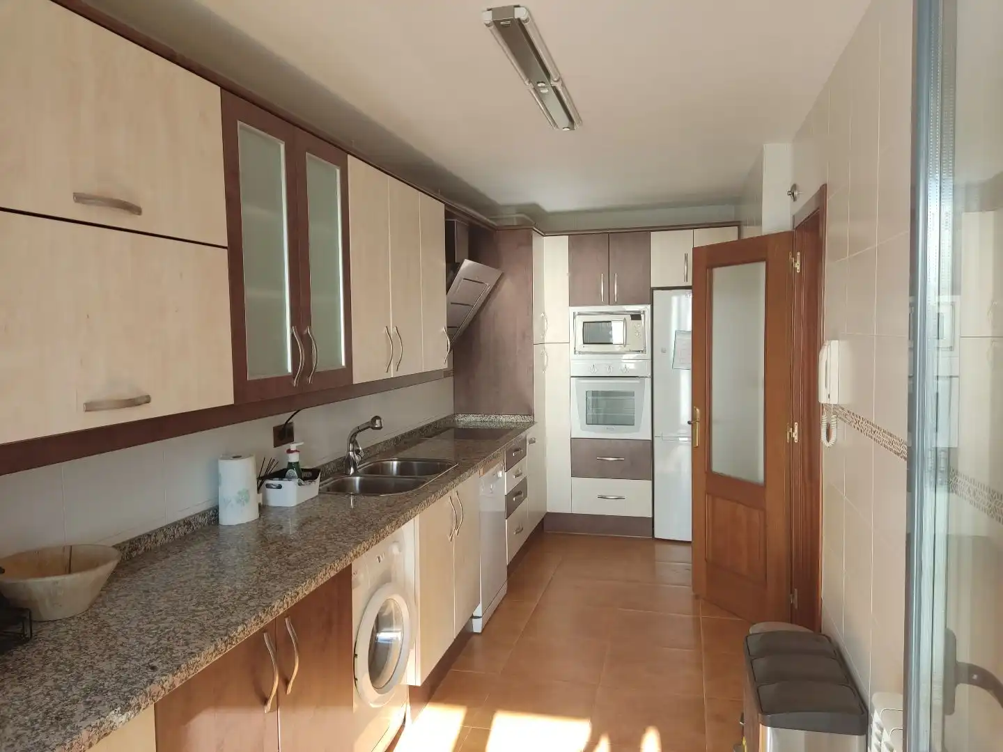Wohnung zur Miete in Calle José Tejera Suárez, 43, Villaquilambre Küche von Wohnung zur Miete in Villaquilambre mit Heizung, Parkett und Terrasse