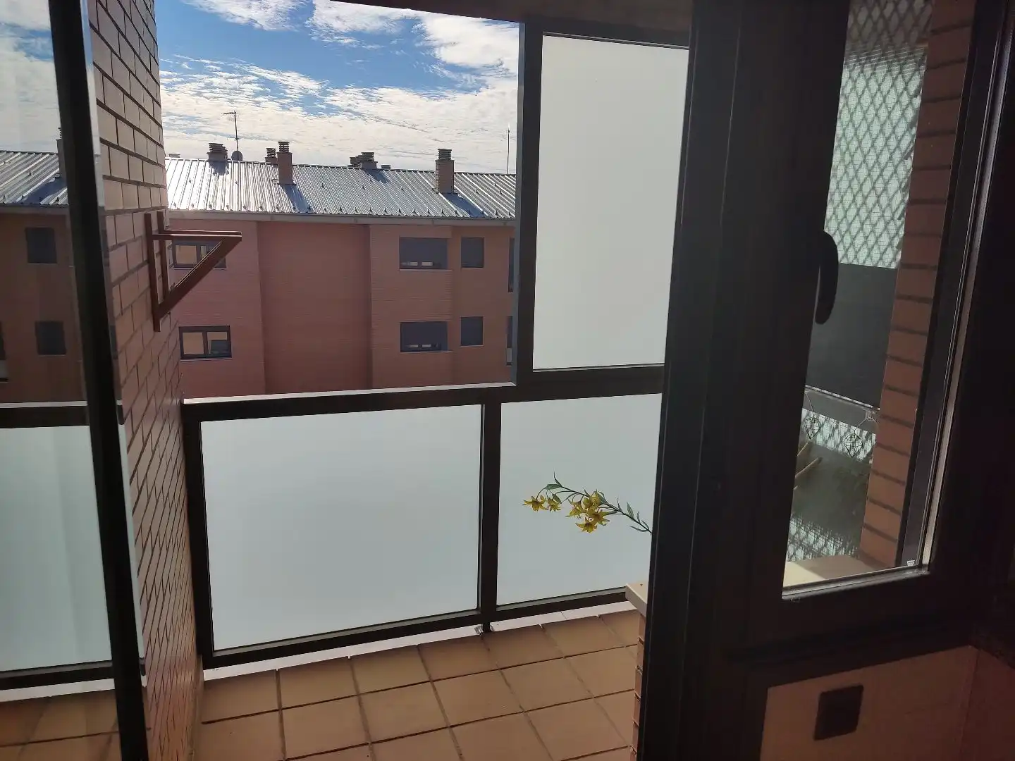 Wohnung zur Miete in Calle José Tejera Suárez, 43, Villaquilambre Terrasse von Wohnung zur Miete in Villaquilambre mit Heizung, Parkett und Terrasse