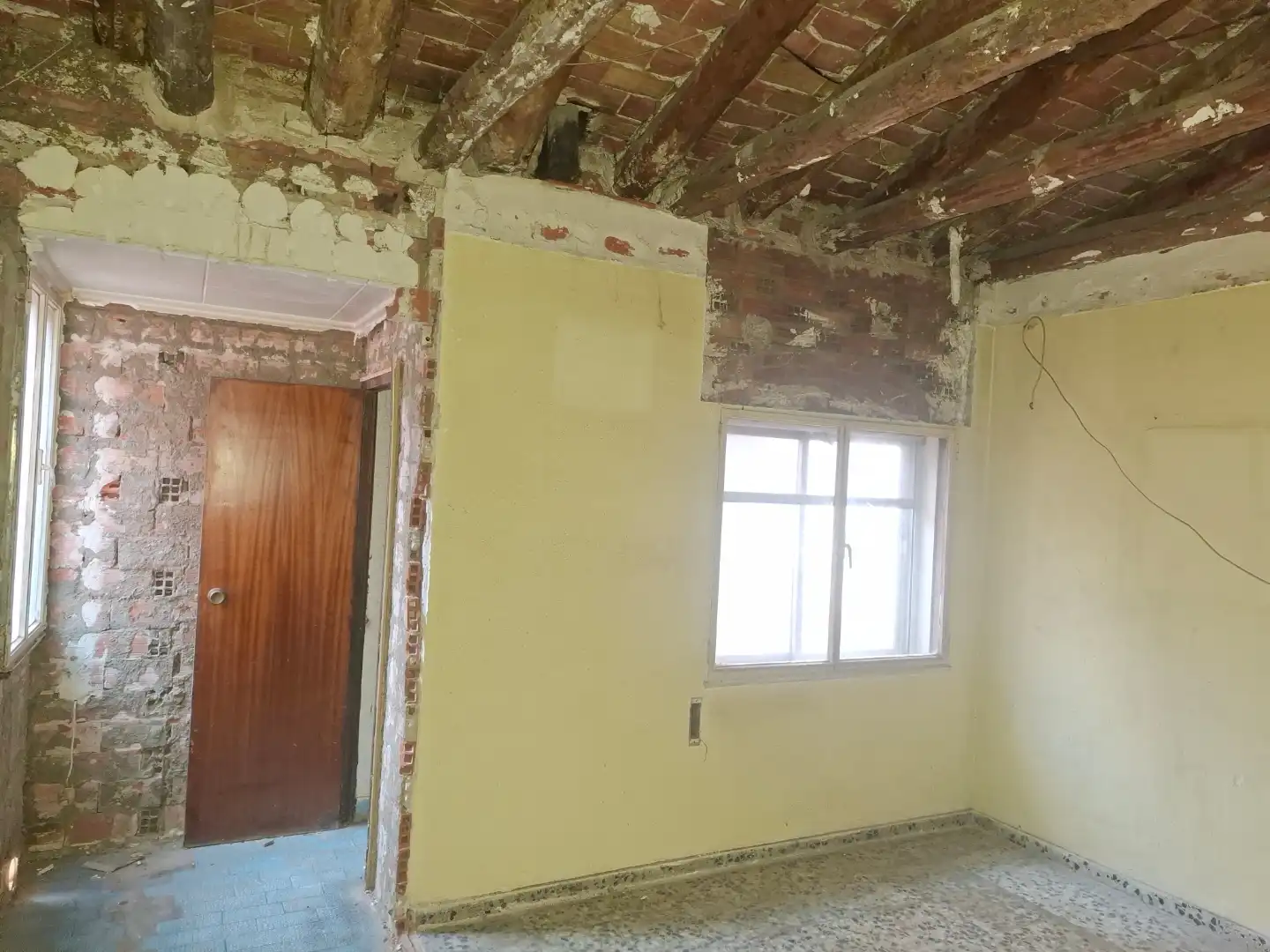 Casa adosada en venda en Teruel amb Terrassa i Balcó