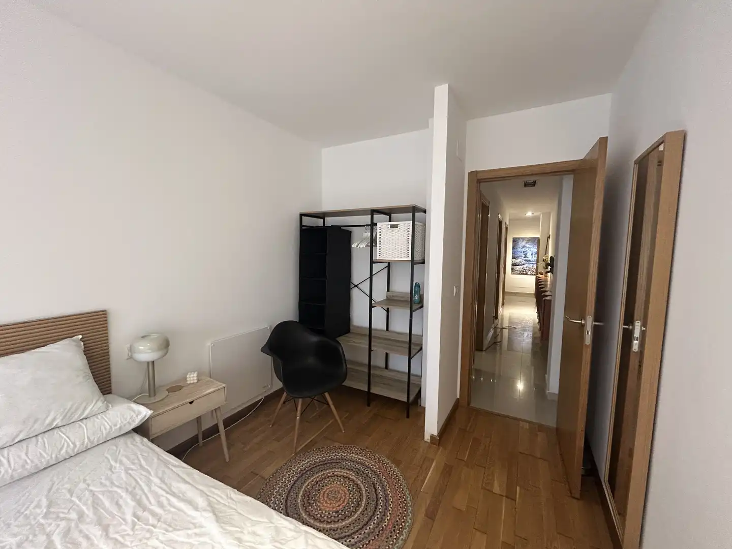 Schlafzimmer von Wohnung zur Miete in Ponteceso mit Heizung, Parkett und Möbliert