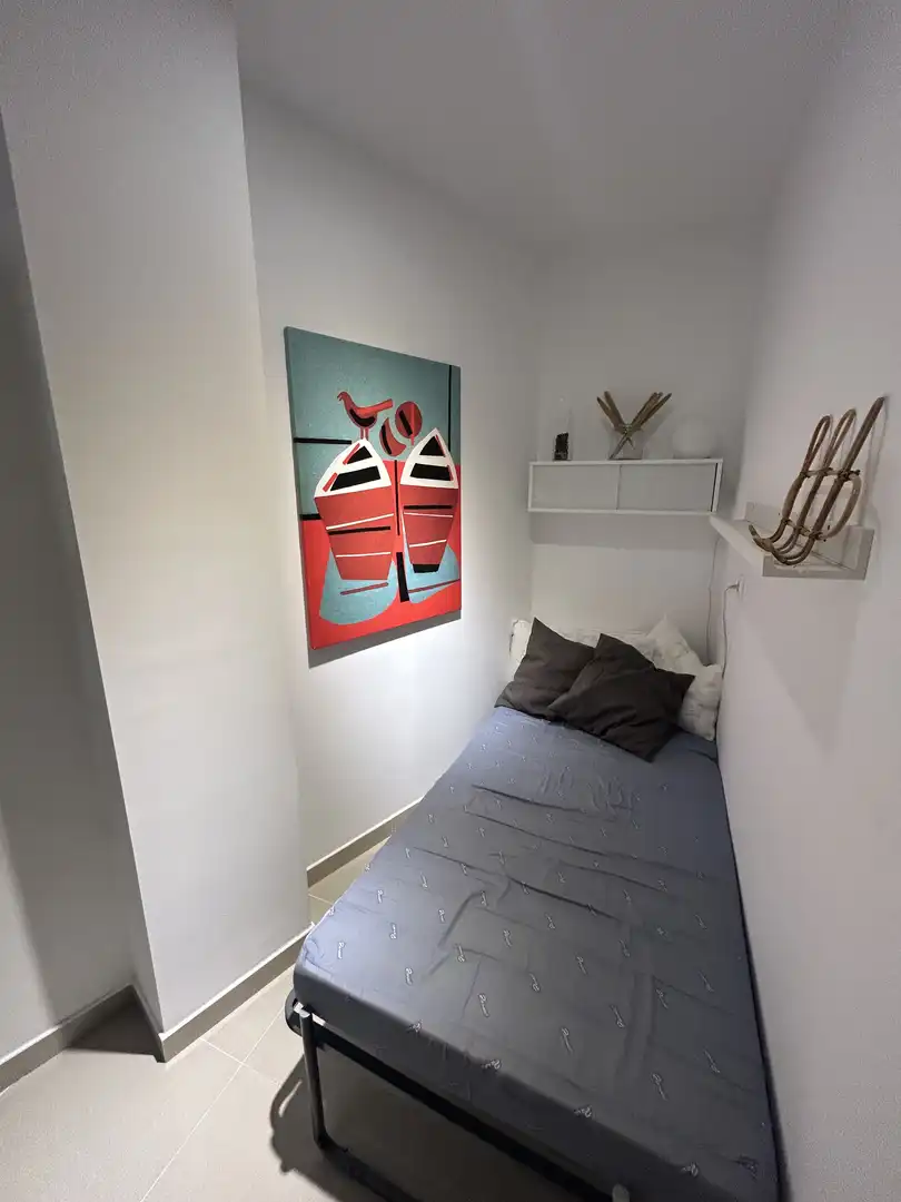 Schlafzimmer von Wohnung zur Miete in Ponteceso mit Heizung, Parkett und Möbliert