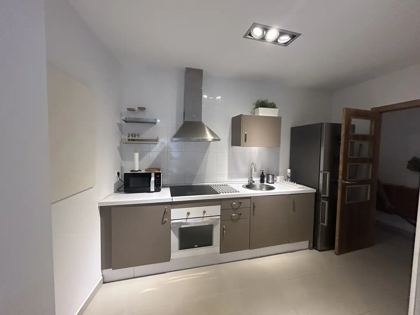 Küche von Wohnung zur Miete in Ponteceso mit Heizung, Parkett und Möbliert