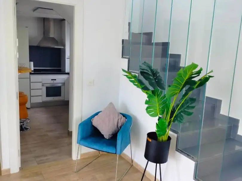 Sala de estar de Casa adosada de alquiler en Santa Pola con Aire acondicionado, Terraza y Piscina