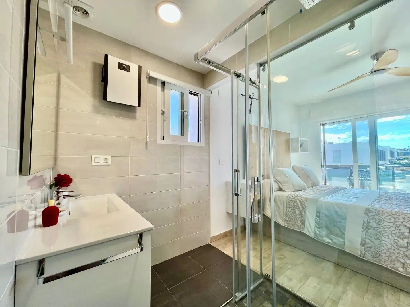Baño de Casa adosada de alquiler en Santa Pola con Aire acondicionado, Terraza y Piscina