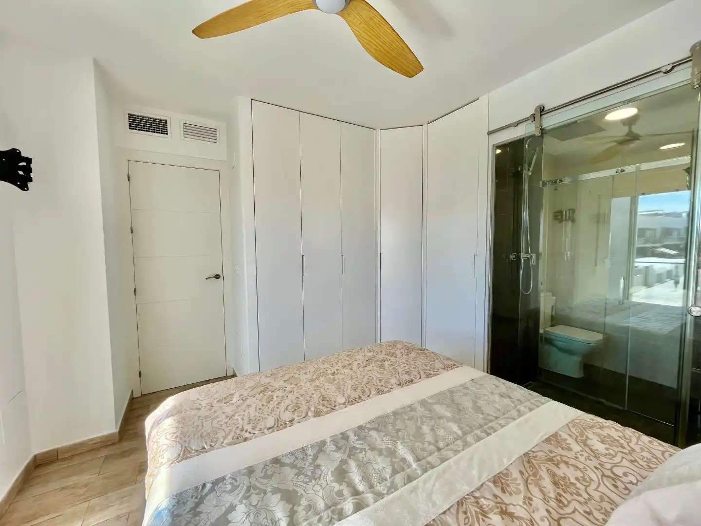 Habitación de Casa adosada de alquiler en Santa Pola con Aire acondicionado, Terraza y Piscina