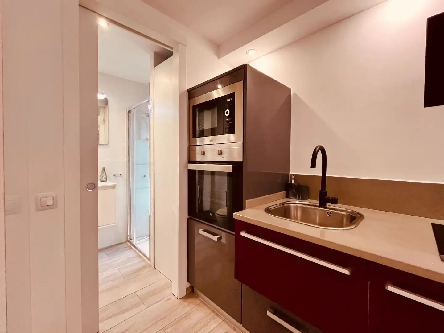 Küche von Wohnung zum Verkauf in Sitges mit Klimaanlage, Terrasse und Schwimmbad
