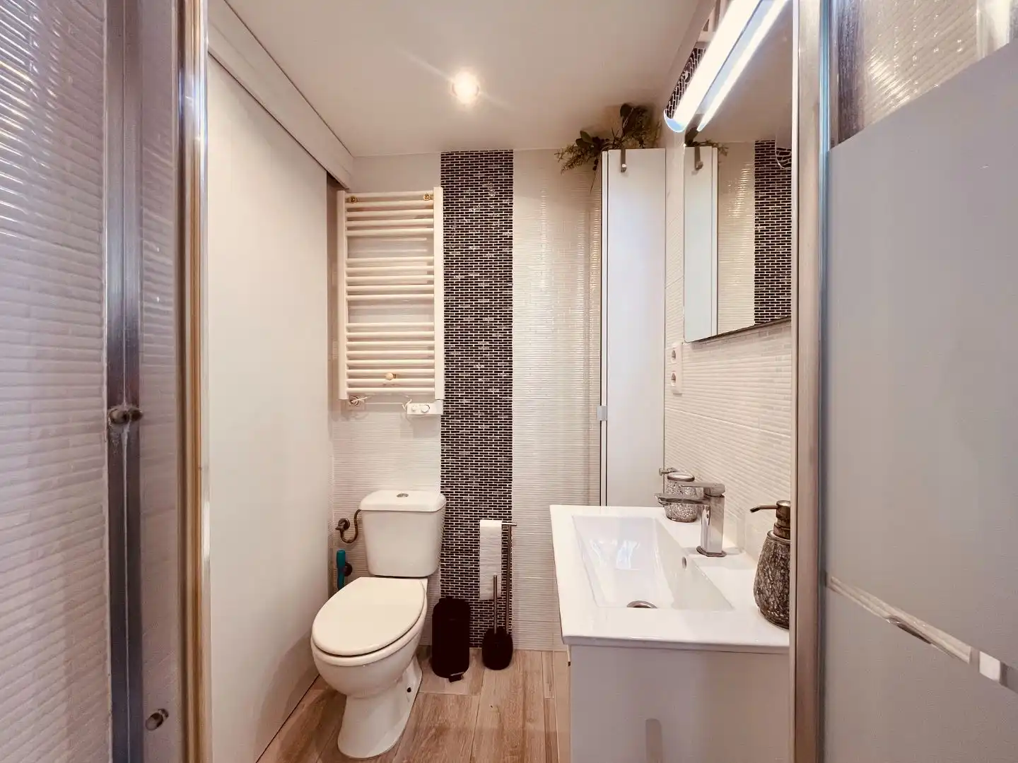 Badezimmer von Wohnung zum Verkauf in Sitges mit Klimaanlage, Terrasse und Schwimmbad
