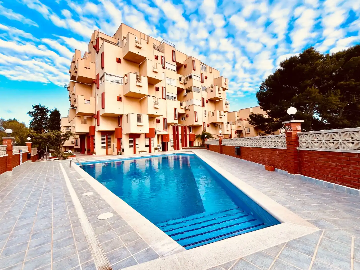 Schwimmbecken von Wohnung zum Verkauf in Sitges mit Klimaanlage, Terrasse und Schwimmbad