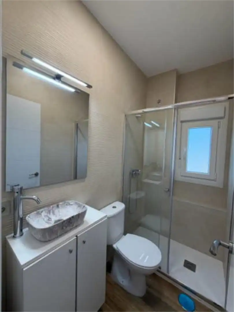 Piso de alquiler en Espartinas Pueblo Baño de Piso de alquiler en Espartinas con Calefacción, Terraza y Amueblado