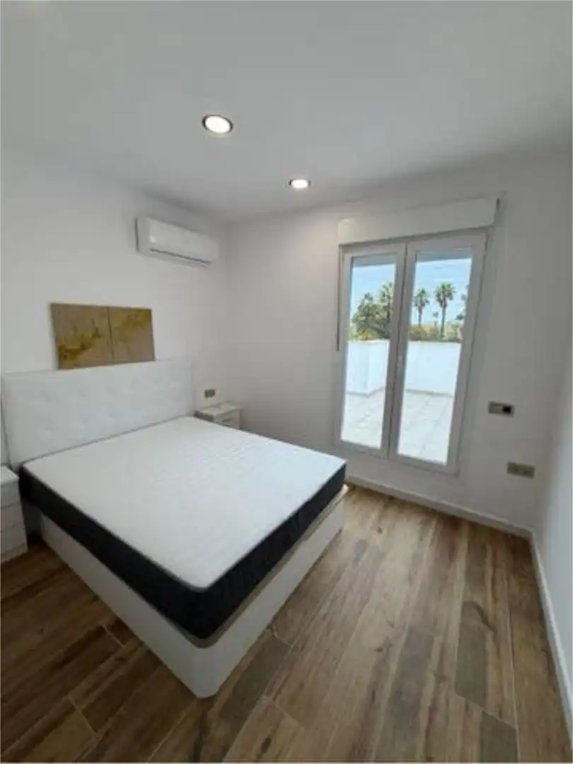 Piso de alquiler en Espartinas Pueblo Habitación de Piso de alquiler en Espartinas con Calefacción, Terraza y Amueblado