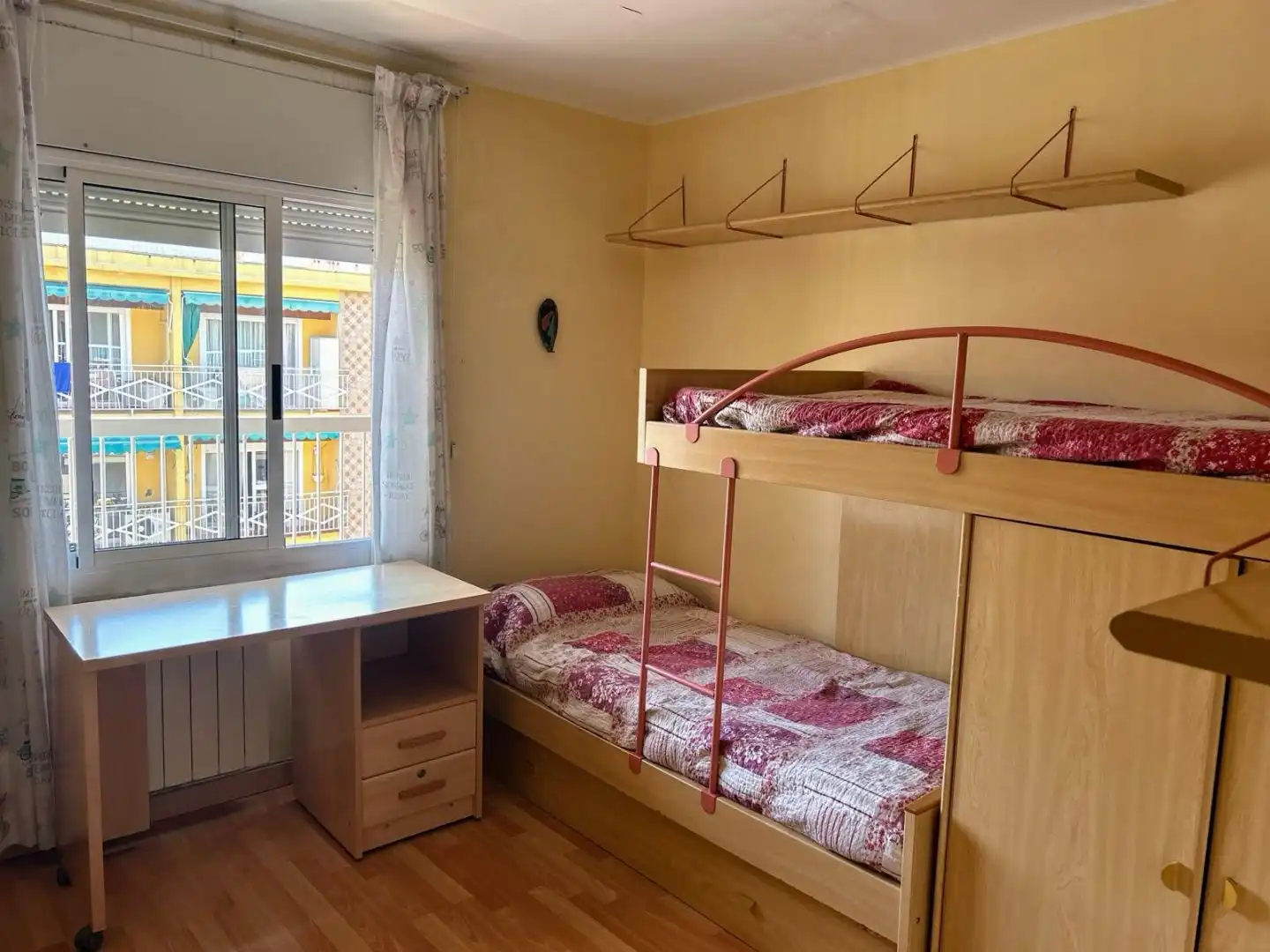 Wohnung zum Verkauf in Avinguda de Jaume Recoder, 34, Centre Schlafzimmer von Wohnung zum Verkauf in Mataró mit Terrasse und Balkon