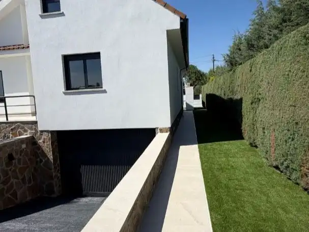 Terrassa de Casa o xalet en venda en Paracuellos de Jarama amb Calefacció, Jardí privat i Terrassa